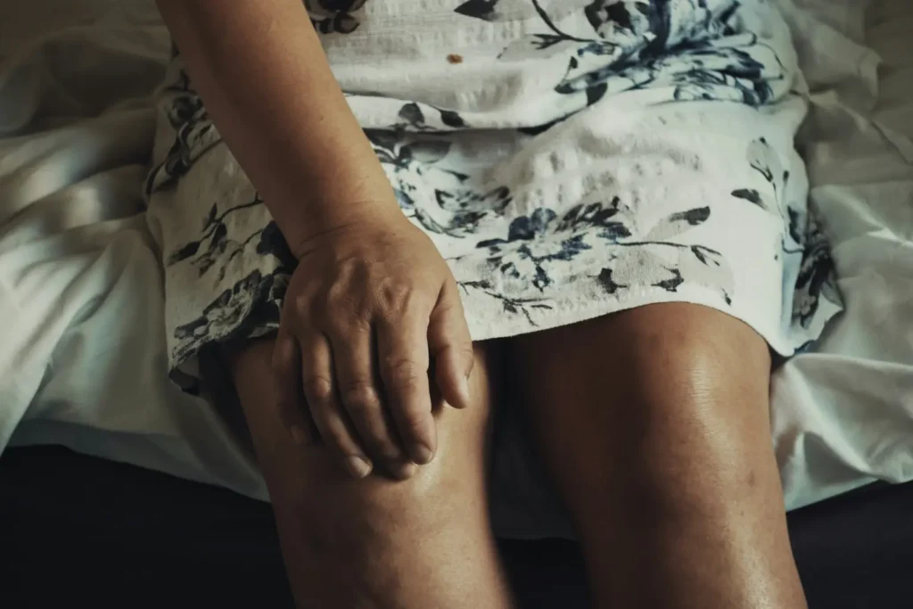 Come prevenire il dolore articolare con lo stretching: guida completa per le giunture